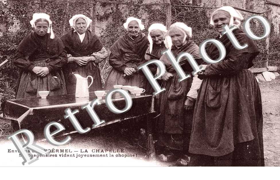 ENVIRONS DE PLOERMEL SEPTUAGENAIRES VIDANT JOYEUSEMENT LA CHOPINE