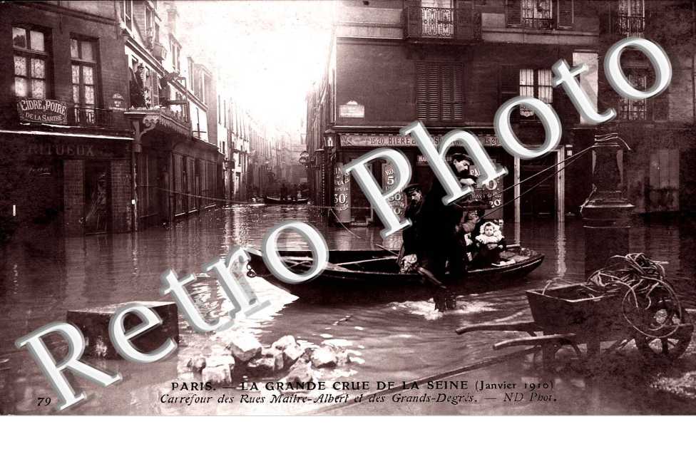 carrefour des rues Maitre-Albert et des Grands Degres Janier 1910