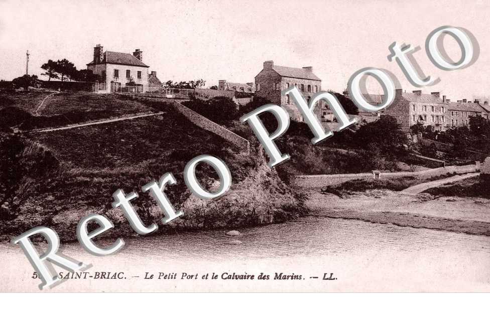 Le Petit Port et le Calvaire des Marins
