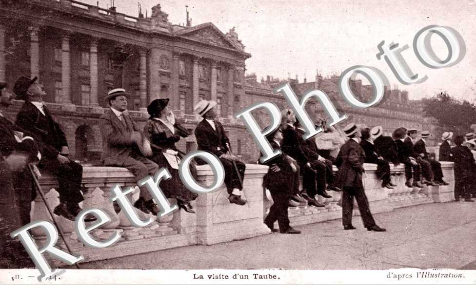 la VISITE D'un TAUBE - Le Louvre