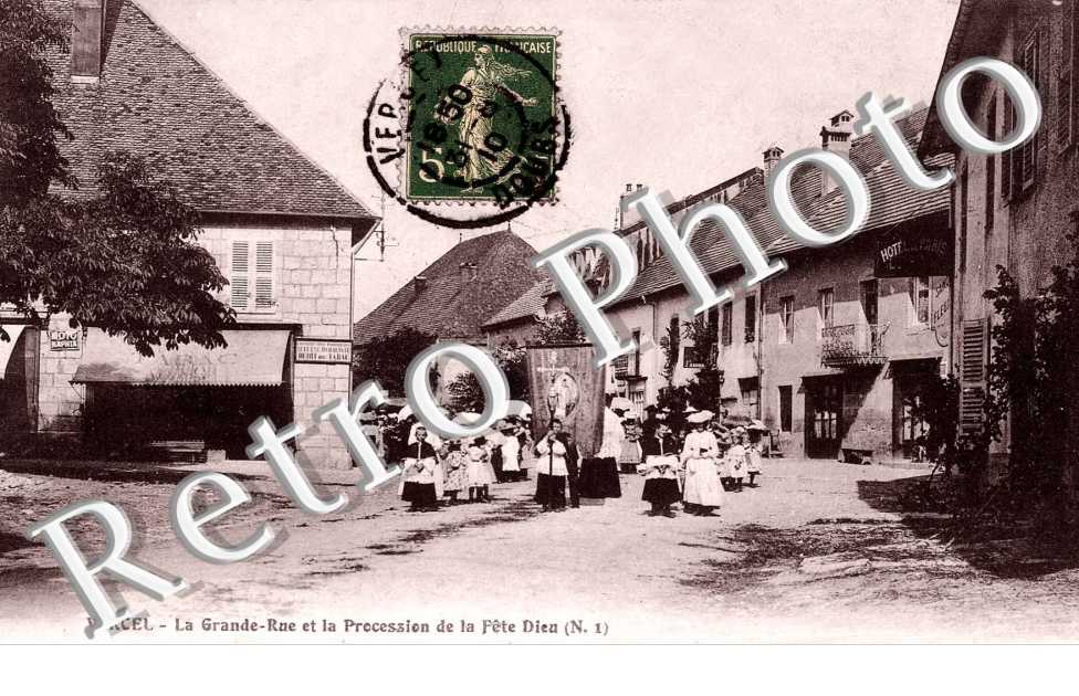 la grande rue et la procession de la fete dieu