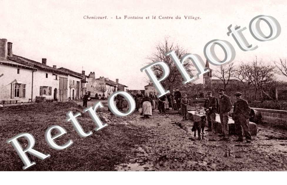 La fontaine et le centre du village