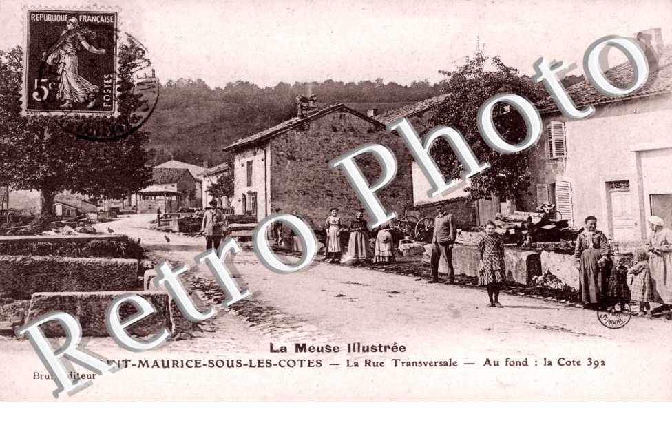 la rue transversale - Au fond la Cote 392