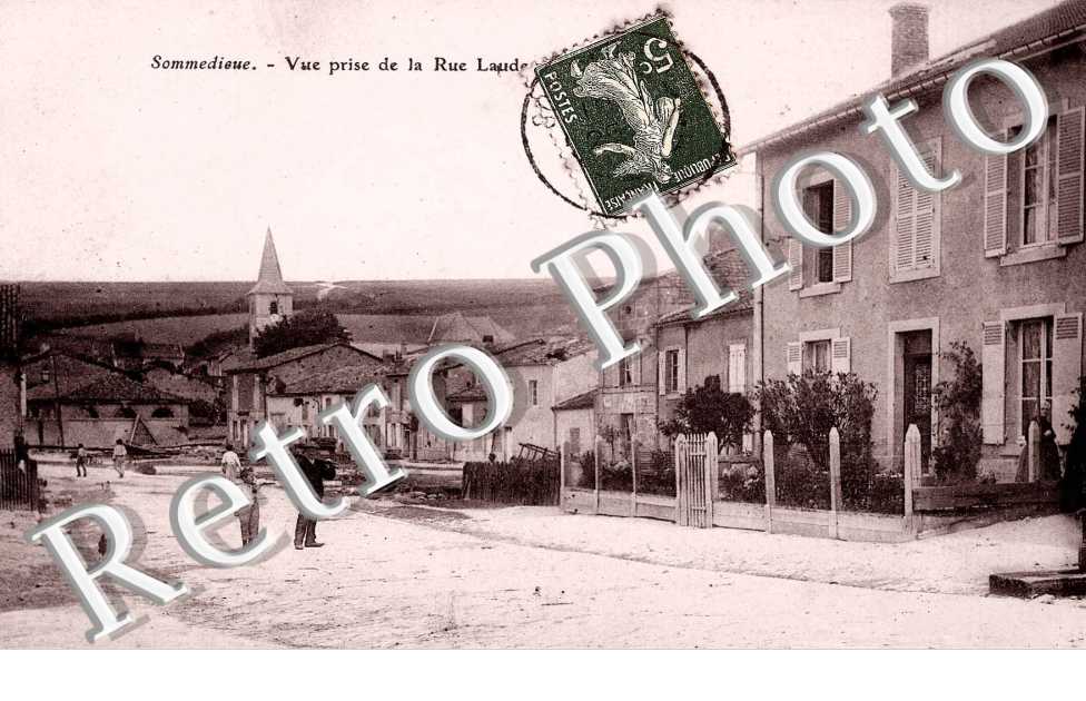 vue prise de la rue Laude