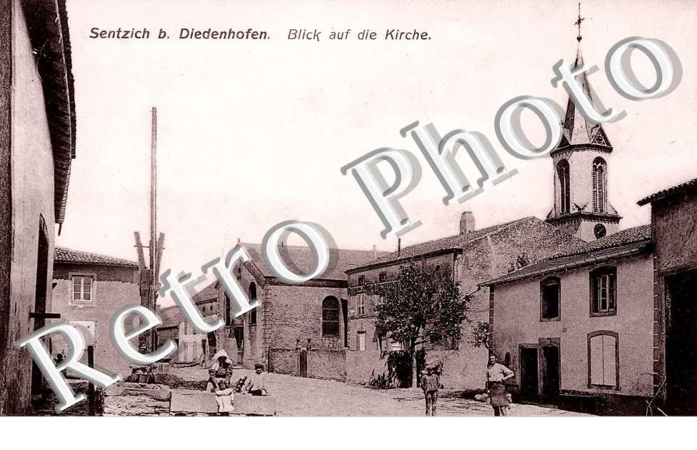 SENTZICH  Blick aud die Kirche