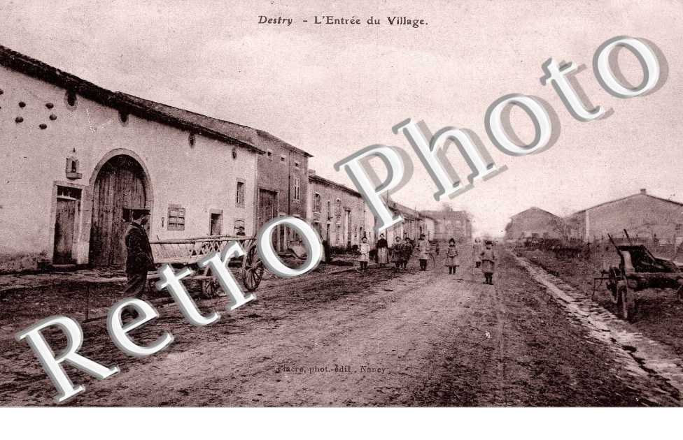 l'entree du village
