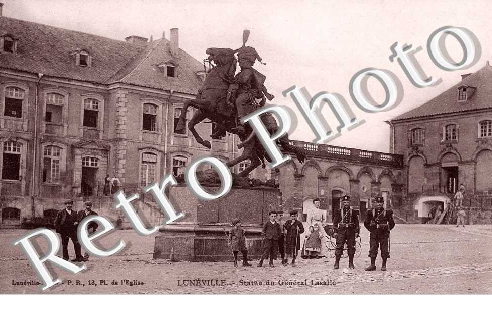 STATUE DU GENERAL LASALLE