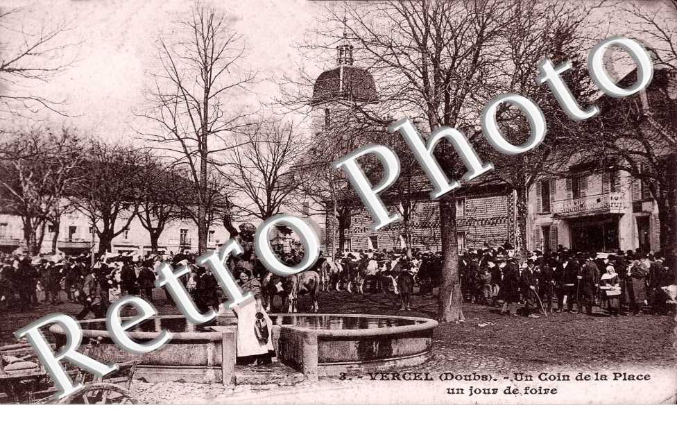 Un coin de la Place un jour de Foire