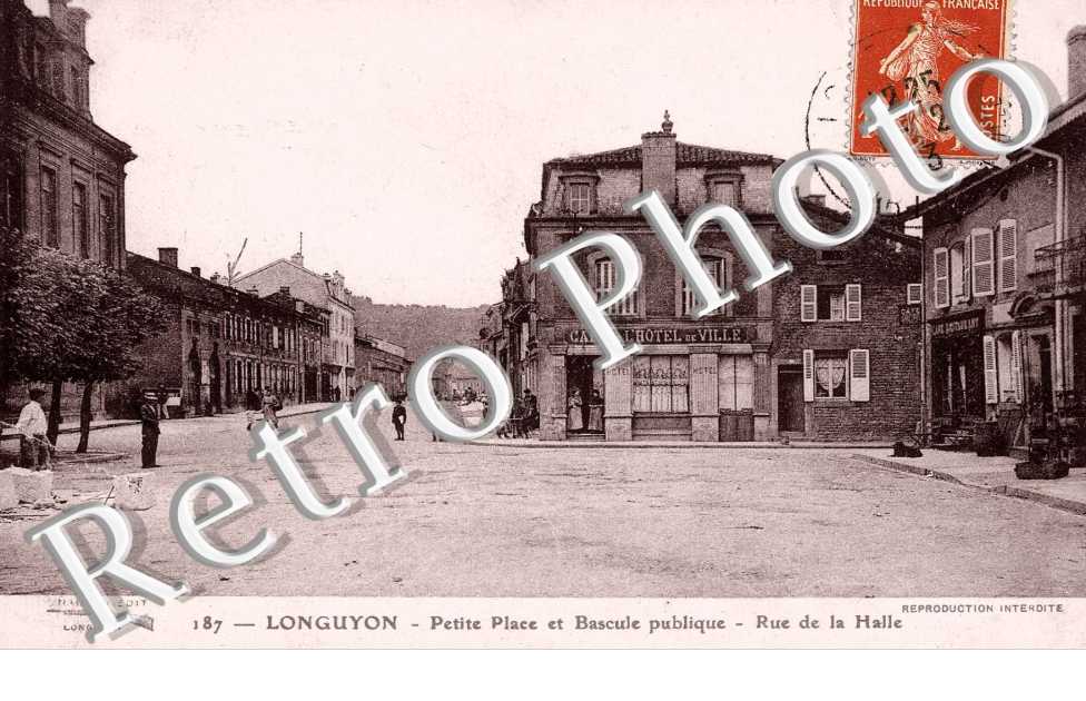 Petite Place et Bascule publique, Rue de la Halle