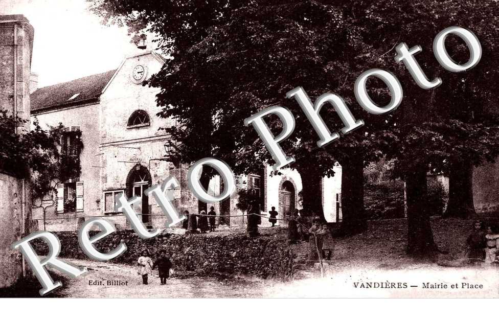MAIRIE ET PLACE