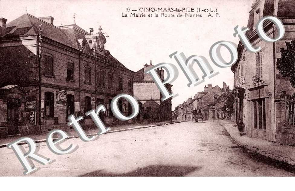 la mairie et la route de nantes