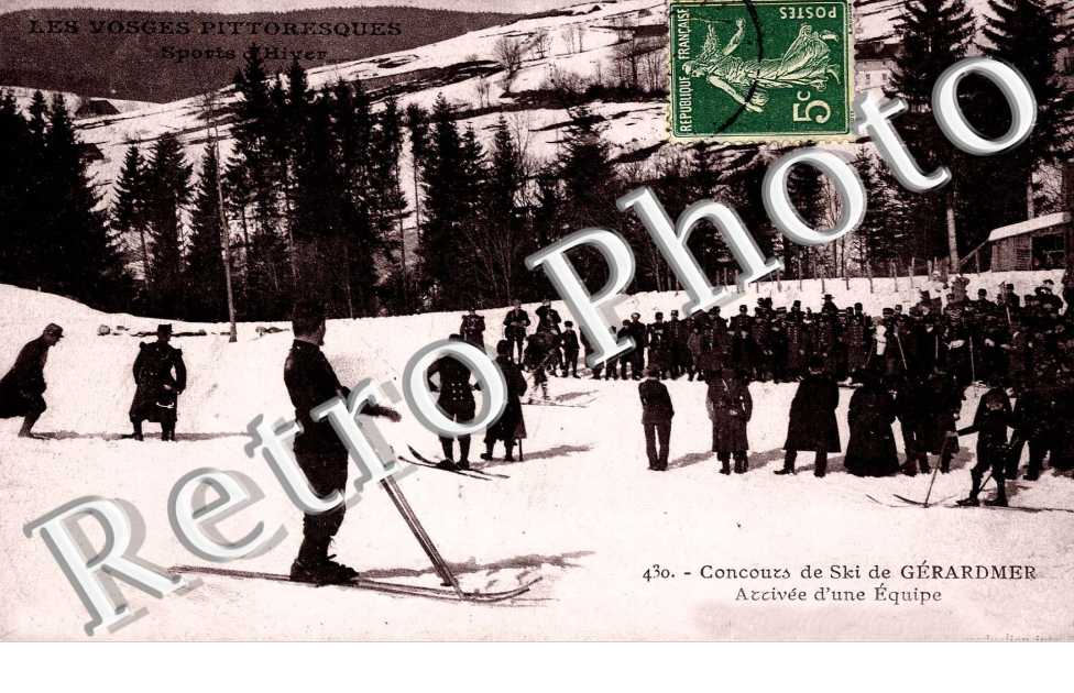 Concours de ski - Arrivee d'une equipe