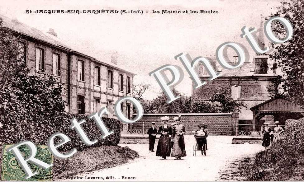 La mairie et les ecoles