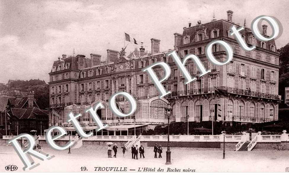 L'HOTEL des Roches Noires