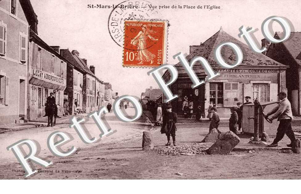 vue prise de la place de l'eglise