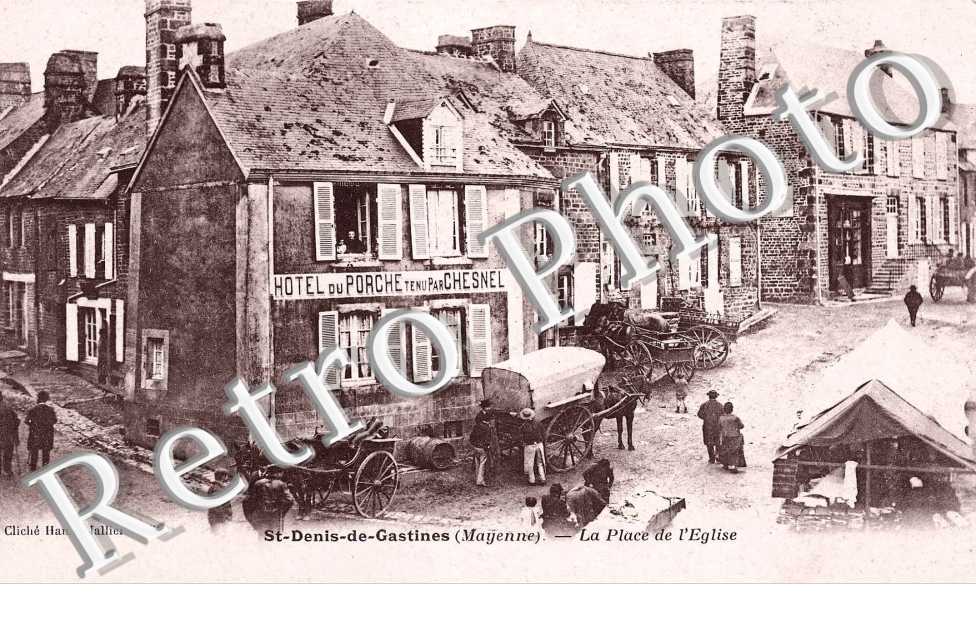 la place et l'eglise