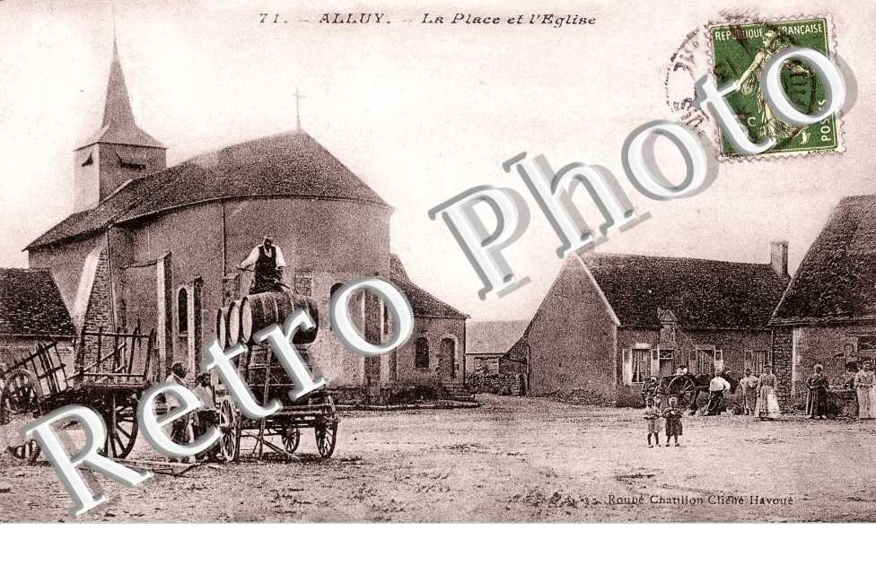 la place et l'eglise