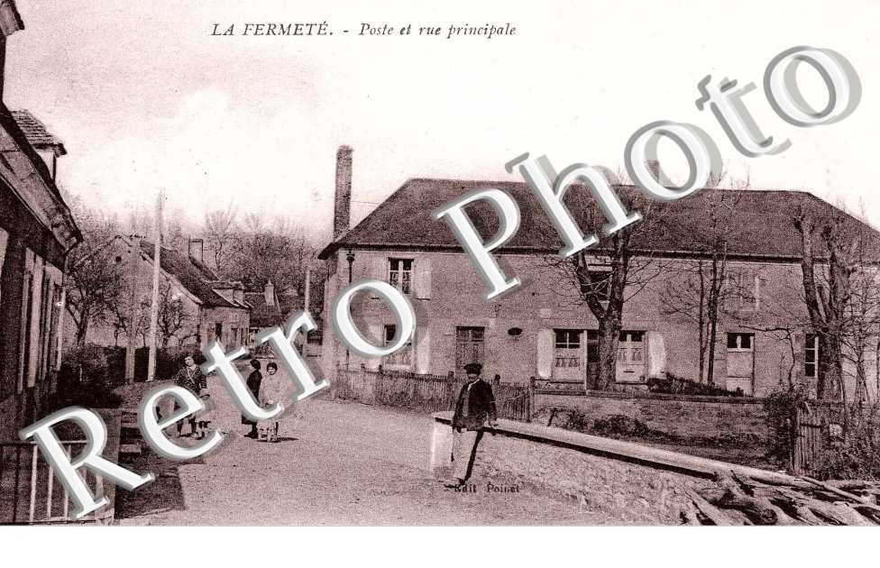 poste et rue principale