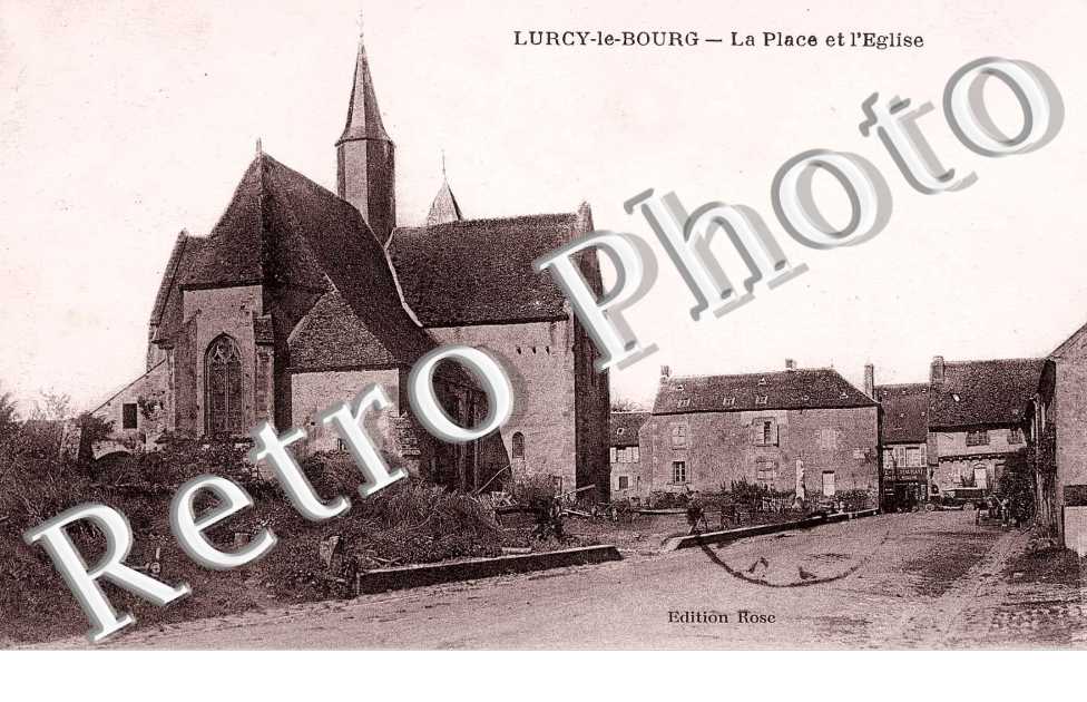 la place et l'eglise