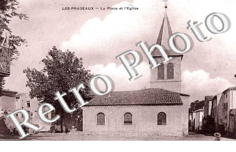 la place et l'eglise