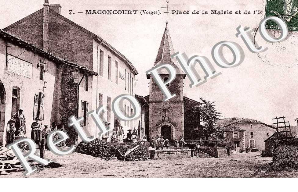Place de la Mairie et de l'Ecole