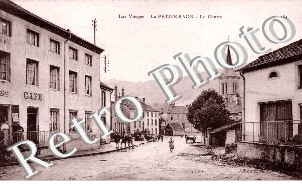 Le centre - Café - Eglise