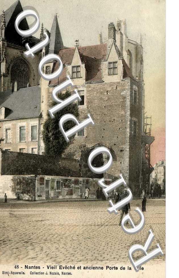VIEIL EVECHE ET ANCIENNE PORTE