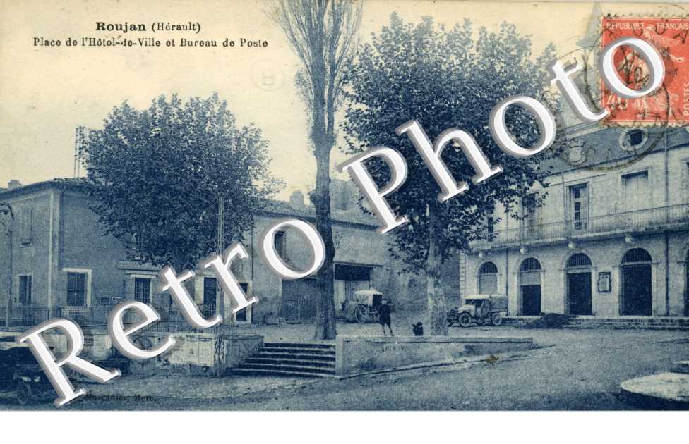 Place de l'hotel de ville et bureau de poste