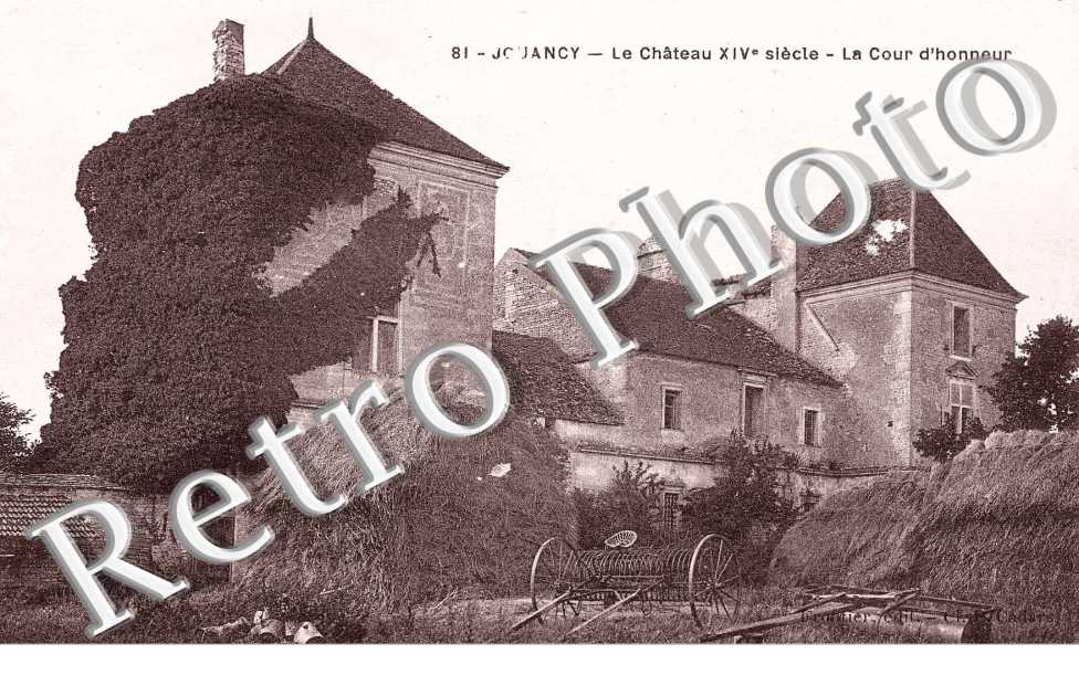 Le Château - Cour d'Honneur