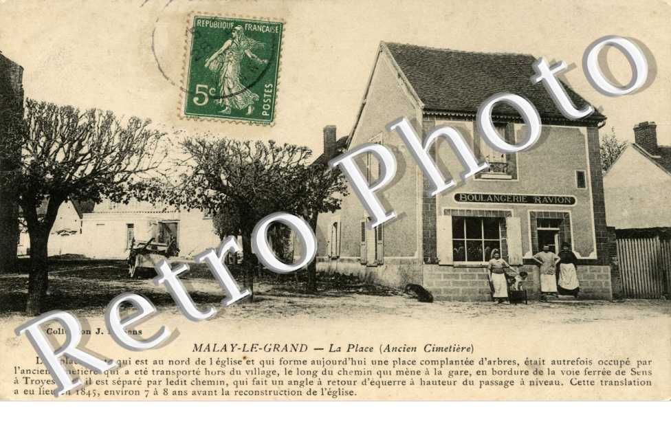 la place (ancien cimetiere)