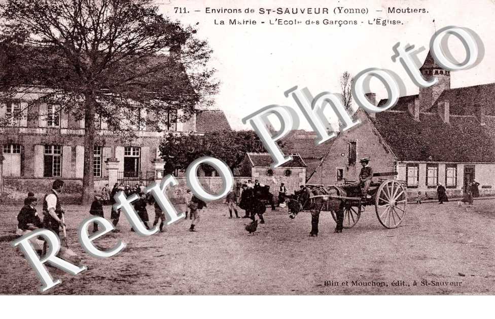 la Mairie - l'Ecole des Garçons - l'Eglise