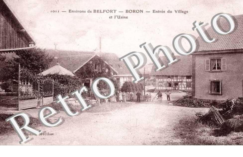 entree du village et l'Usine