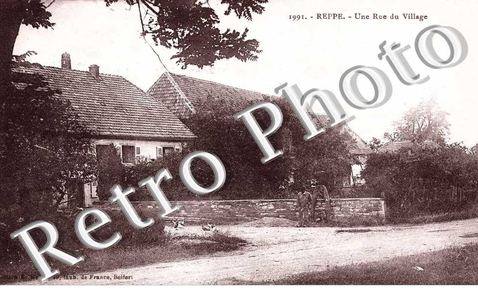 Une Rue du Village