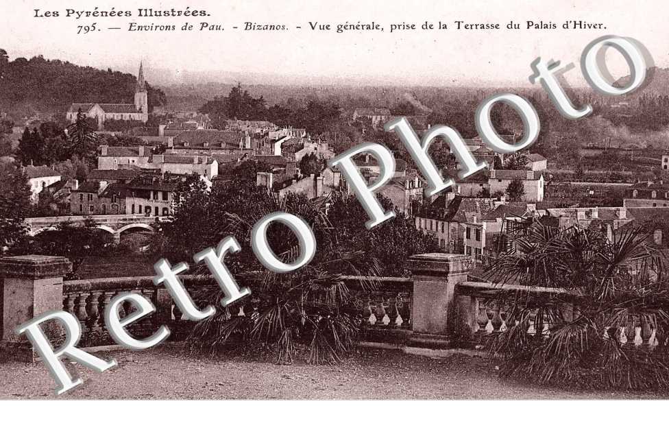 Vue generale prise de la terrasse du palais d'hiver