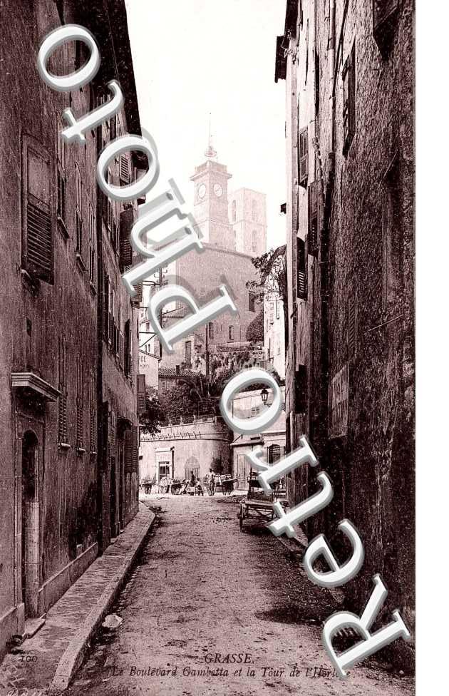 le boulevard Gambetta et la tour de l'Horloge