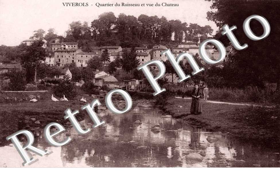 Quartier du ruisseau et vue du chateau