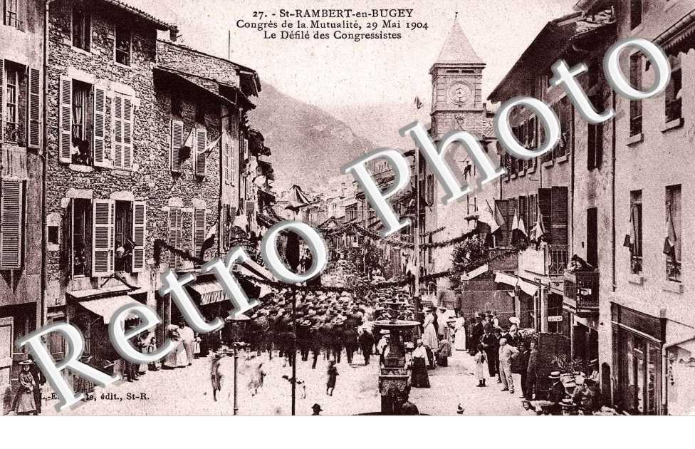LE DEFILE DES CONGRESSISTES
