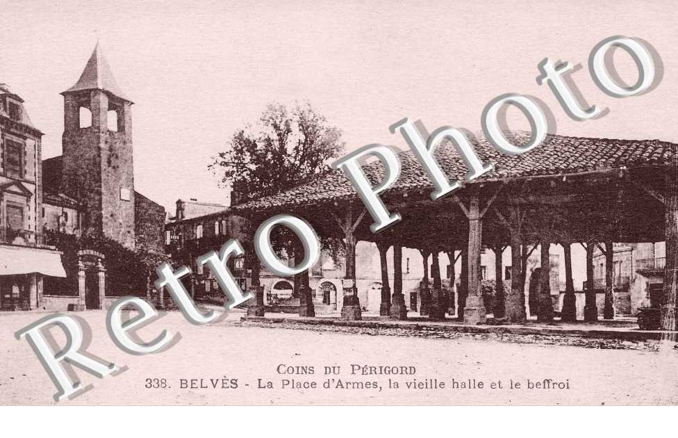 La place d'armes, la vieille halle et le Beffroi