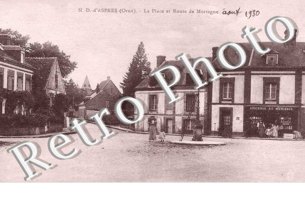 Notre Dame d'Aspres - la place et la route de Mortagne