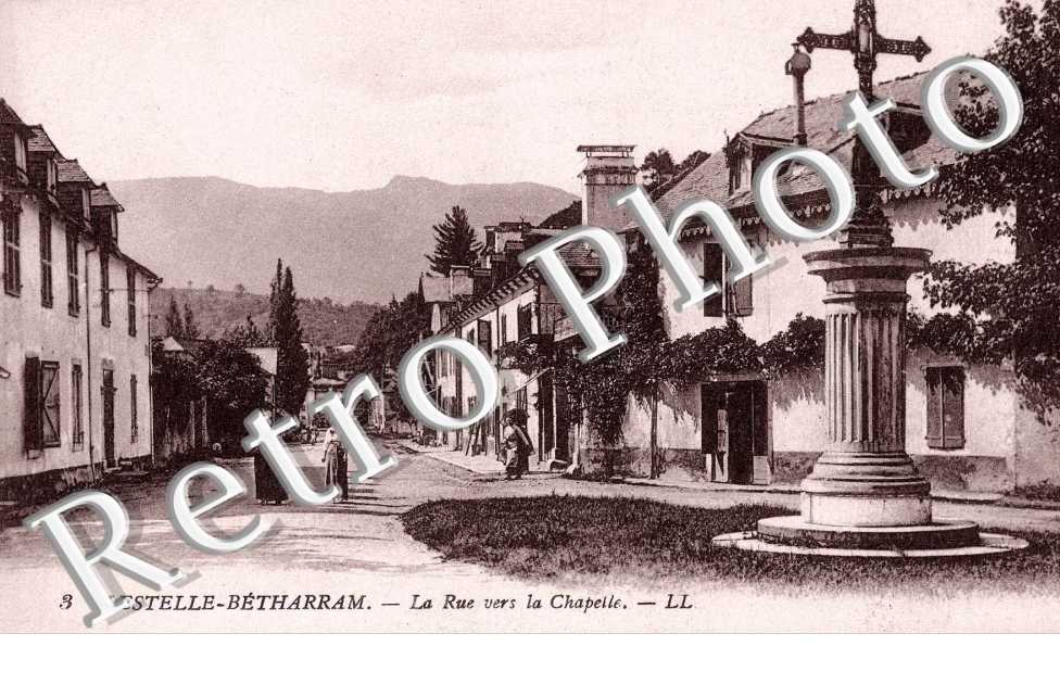 La rue vers la chapelle