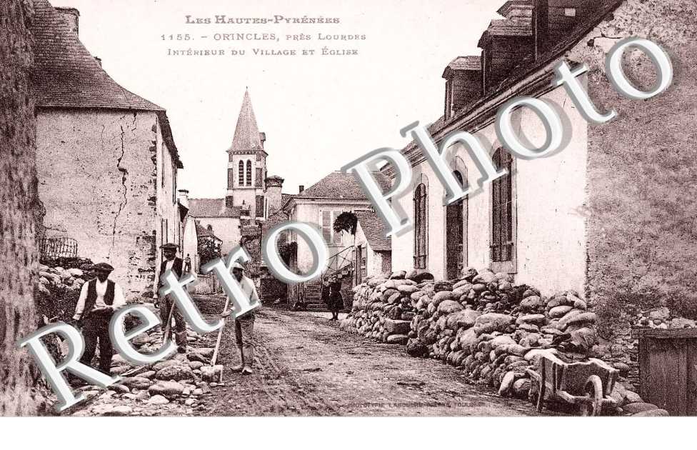 Interieur du Village et l'Eglise