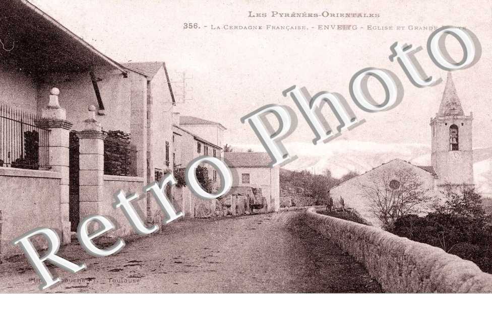 Eglise et grande route
