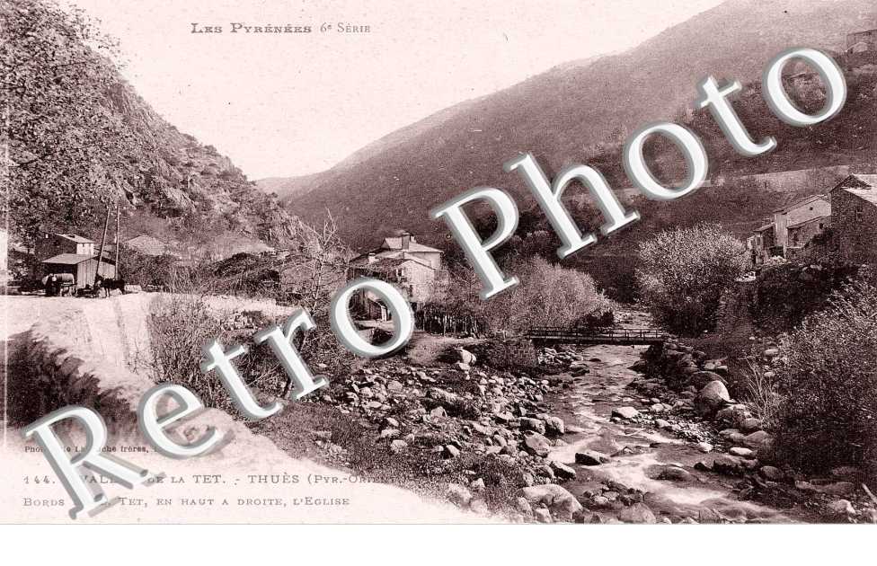 Vallee de la Tet - Thues  Bord de la Tet, en haut a droite l'eglise