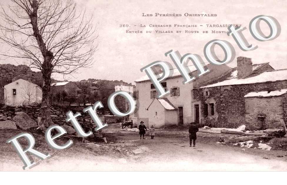 entree du village et route de Mont-Louis