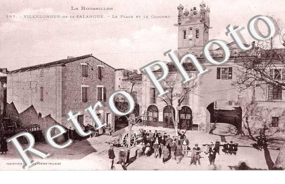 LA PLACE ET LE CLOCHER