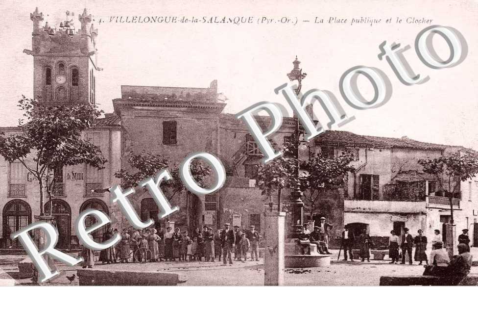 LA PLACE PUBLIQUE ET LE CLOCHER