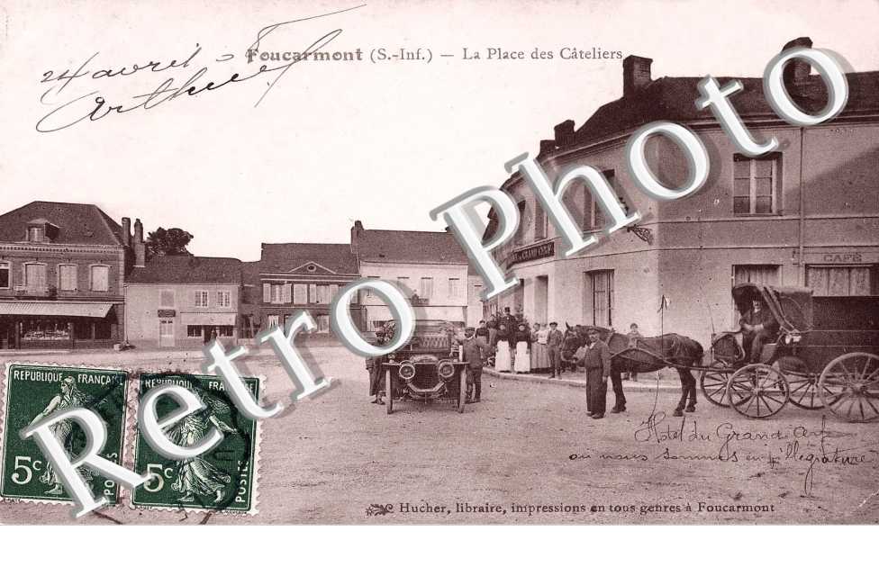La place des Cateliers - attelage - automobile