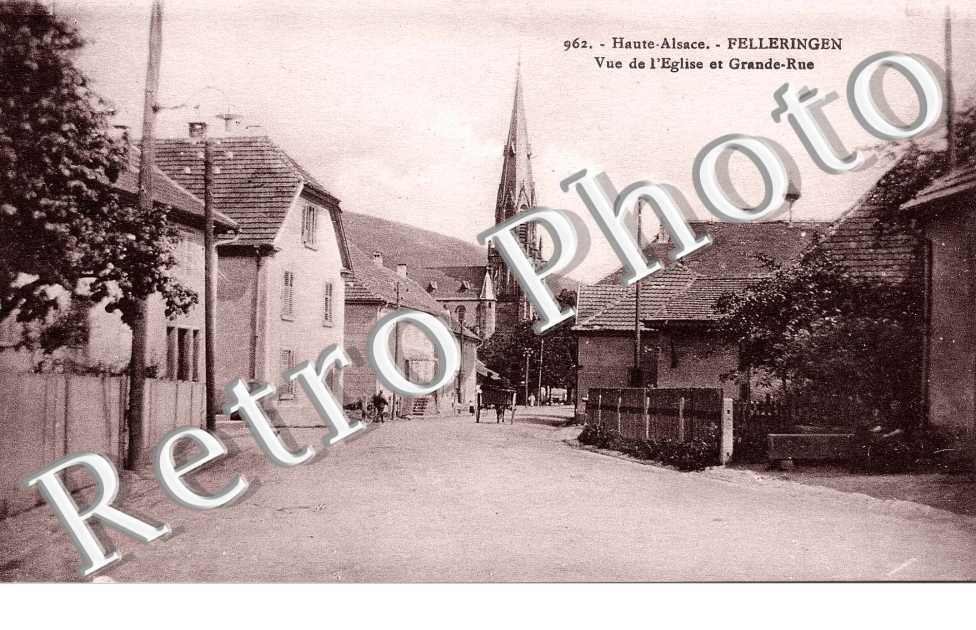 vue de l'eglise et Grande Rue