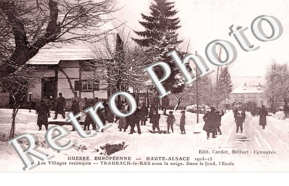 le village sous la neige, dans le fond, l'ecole