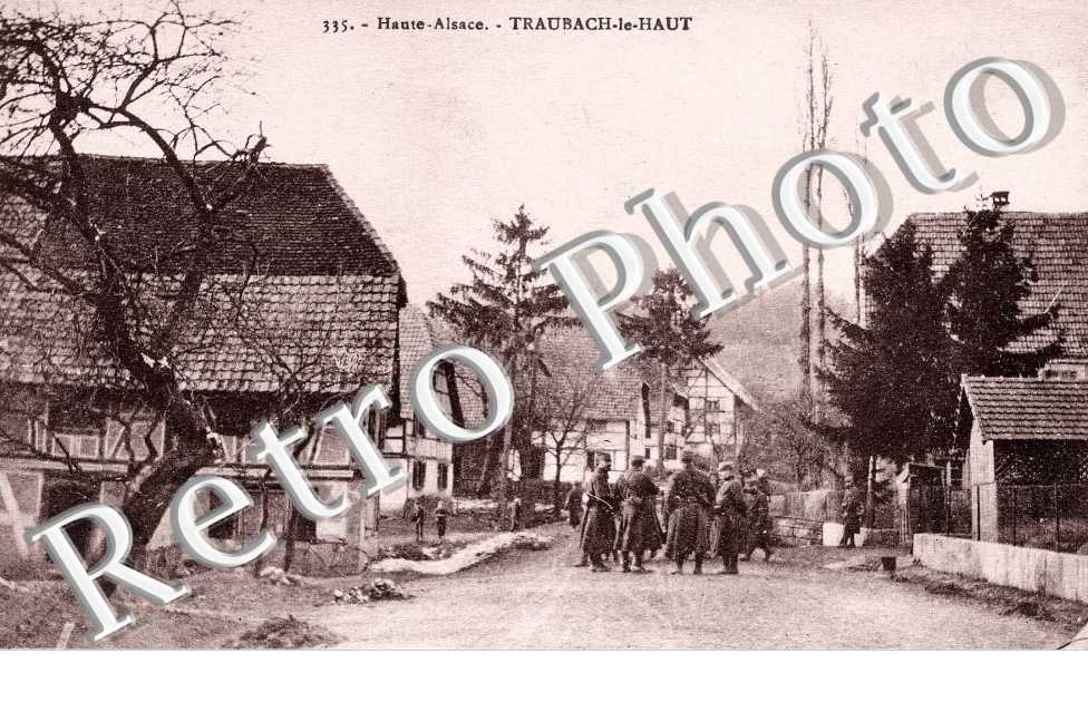 ( un coin du village )